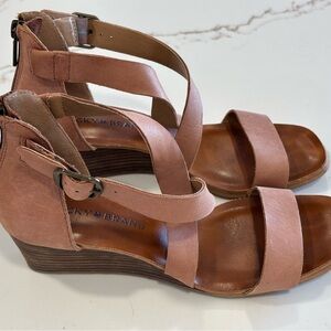 Lucky Brand Women's Brown Wedge Sandals